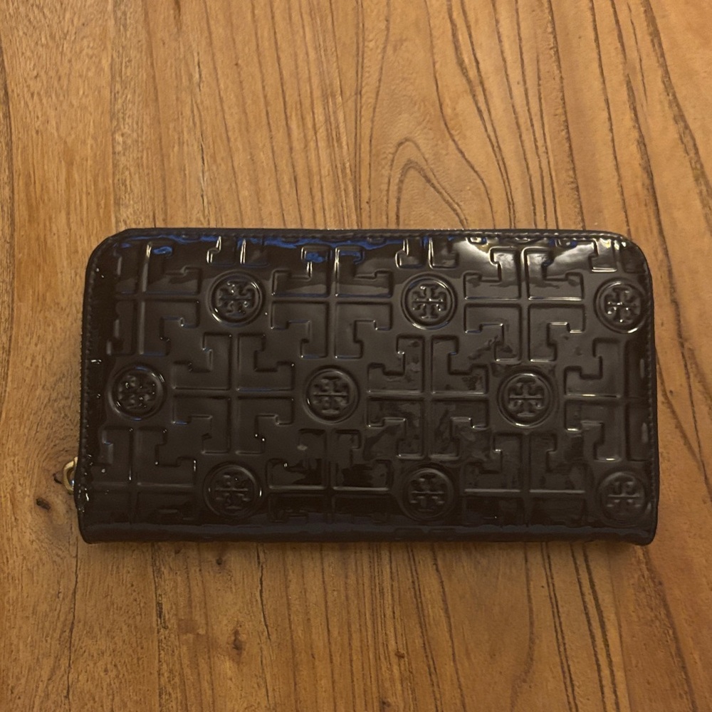 Tory Burch Black Embossed Zip Wallet